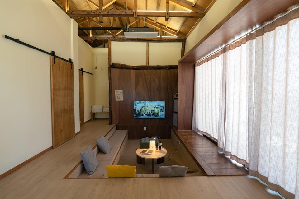 Communal lounge/ TV room
