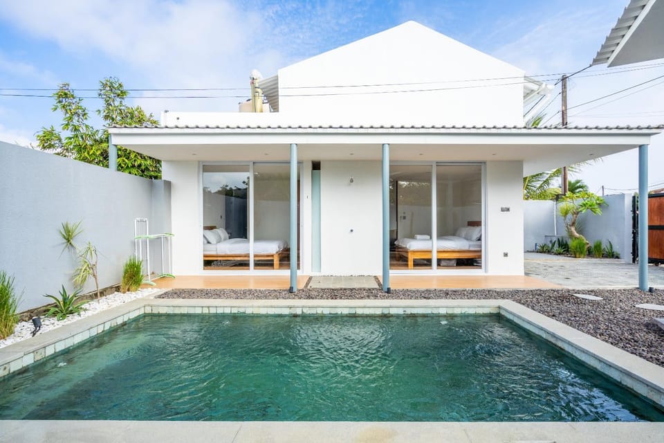 Property building, Pool view