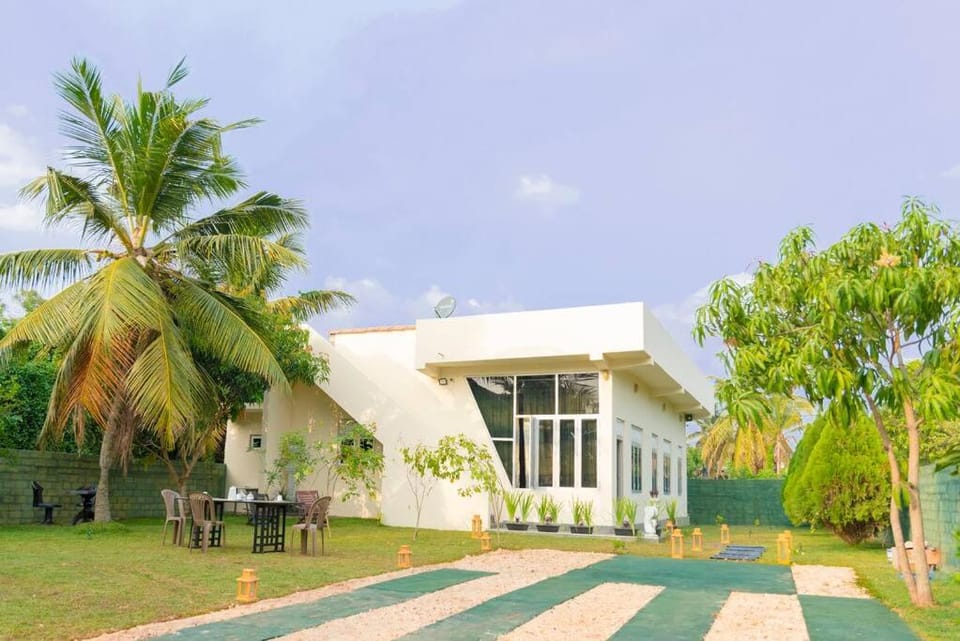 Property building, Natural landscape, Garden, Garden view