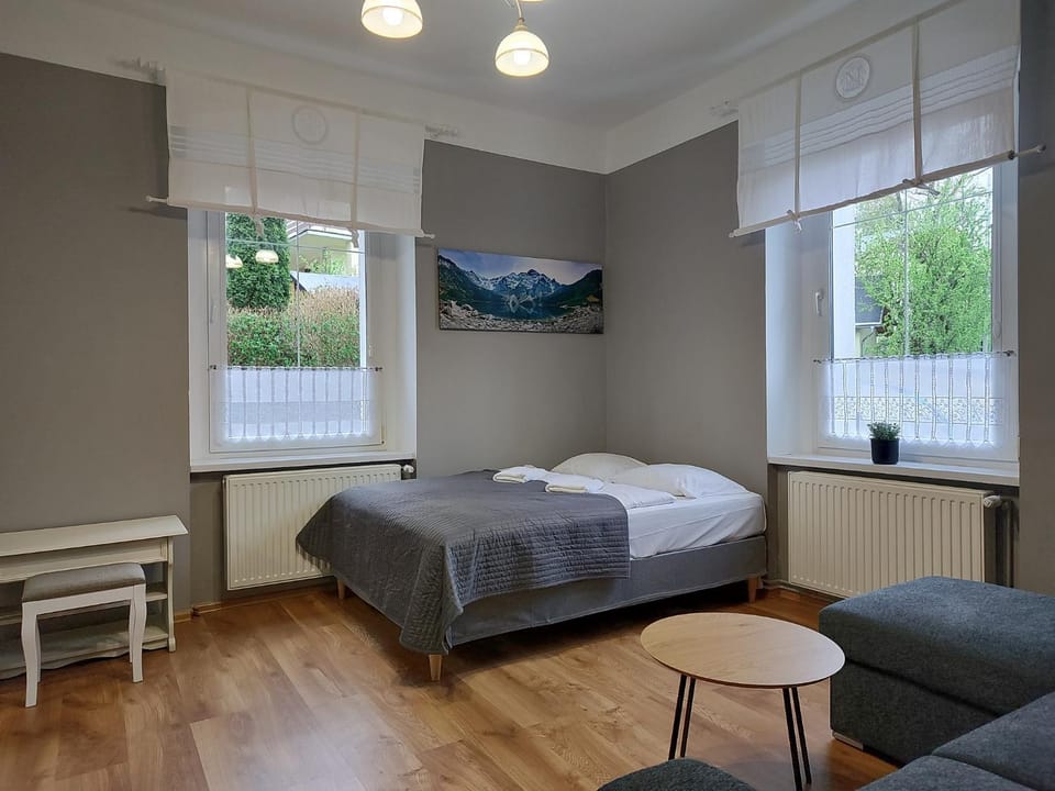 Photo of the whole room, Seating area, Bedroom