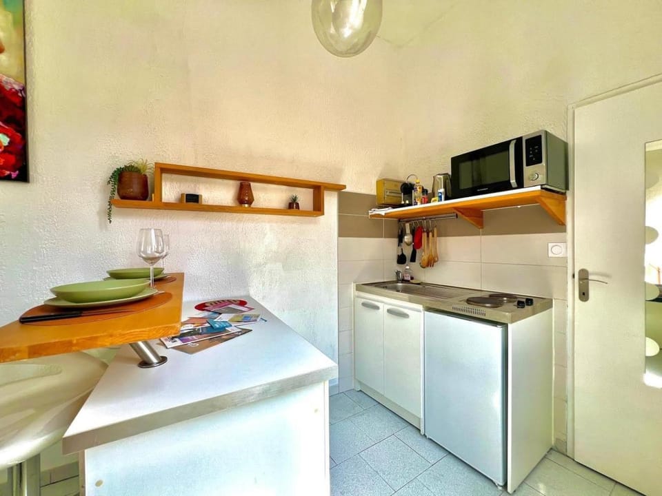 Le Notre Dame, Studio à 400m des Arènes de Nîmes Apartment in Nimes