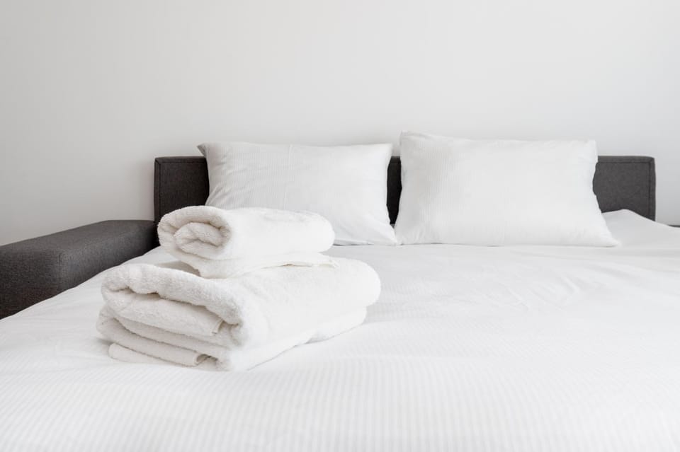Bed, Photo of the whole room, Bedroom, towels
