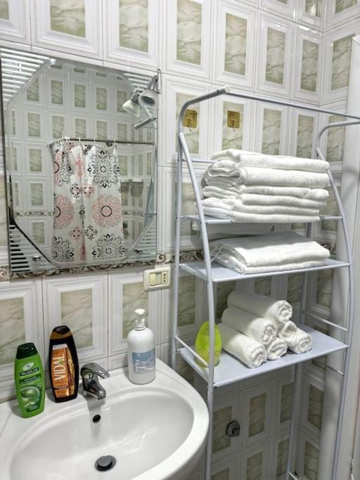 Shower, Bathroom, towels