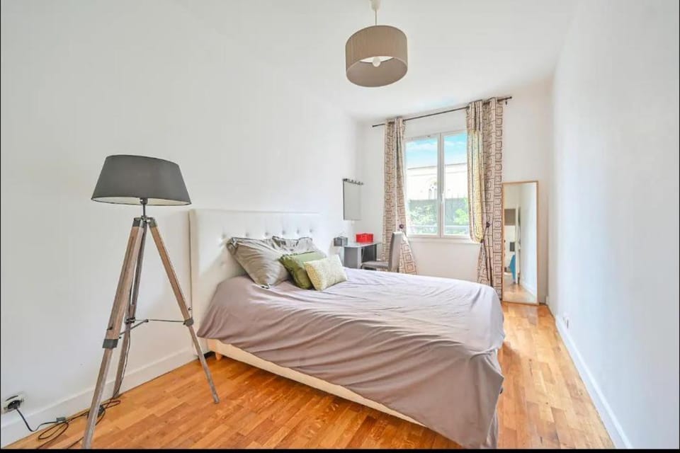 Beautiful 3 bdr apartment with garden close to Champs-Elysées Apartment in Paris