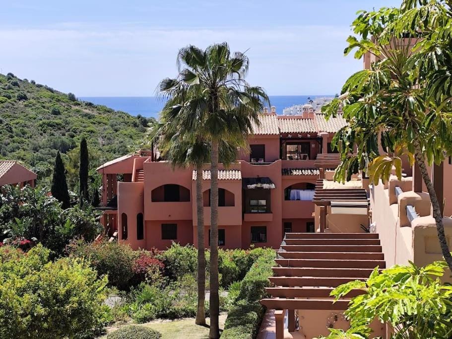 Penthouse Paradiso: 2BR Oasis in Casares del Sol Apartment in Costa del Sol