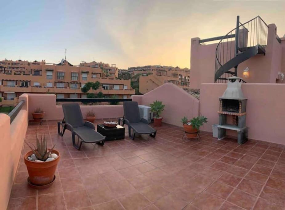 Penthouse Paradiso: 2BR Oasis in Casares del Sol Apartment in Costa del Sol