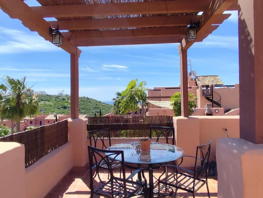 Penthouse Paradiso: 2BR Oasis in Casares del Sol Apartment in Costa del Sol