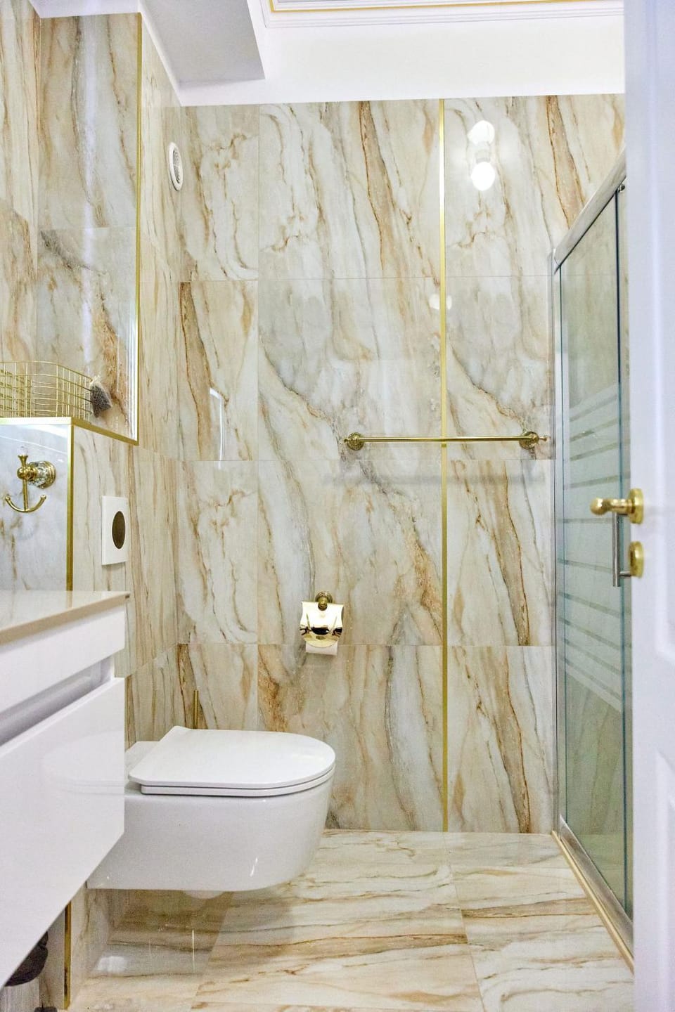 Shower, Toilet, Bathroom