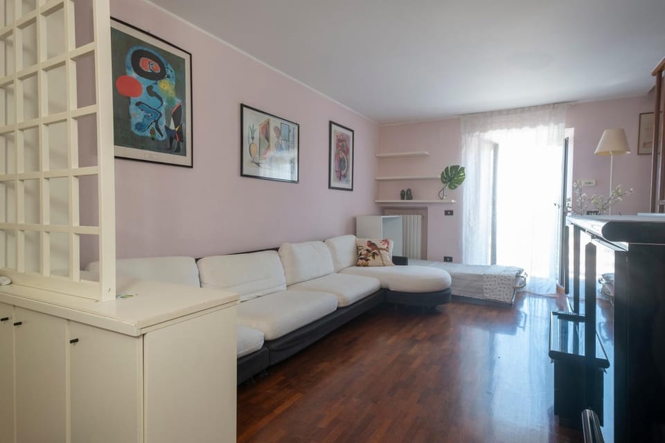 Day, Living room, Seating area