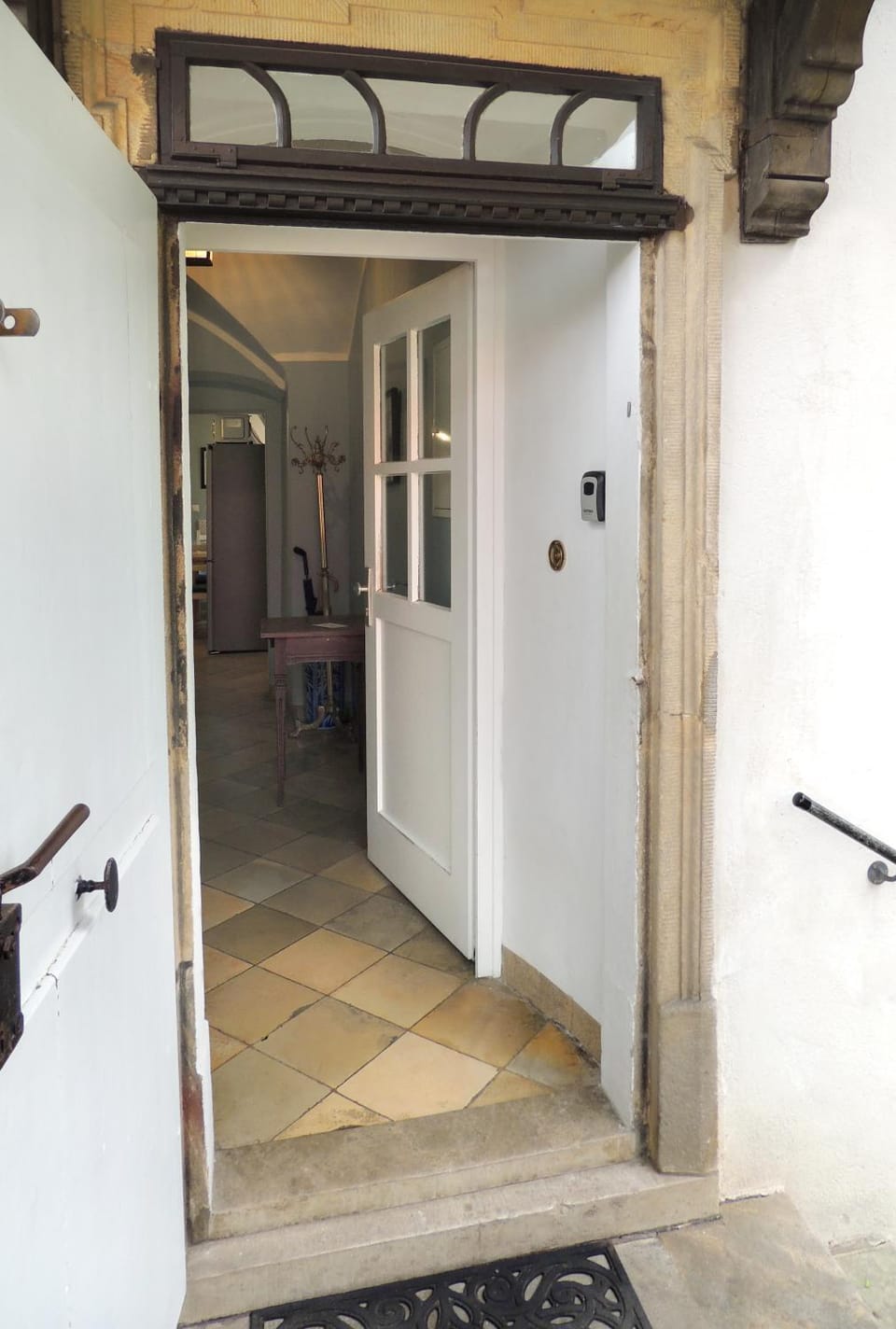 Facade/entrance