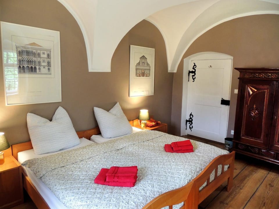 Bed, Bedroom