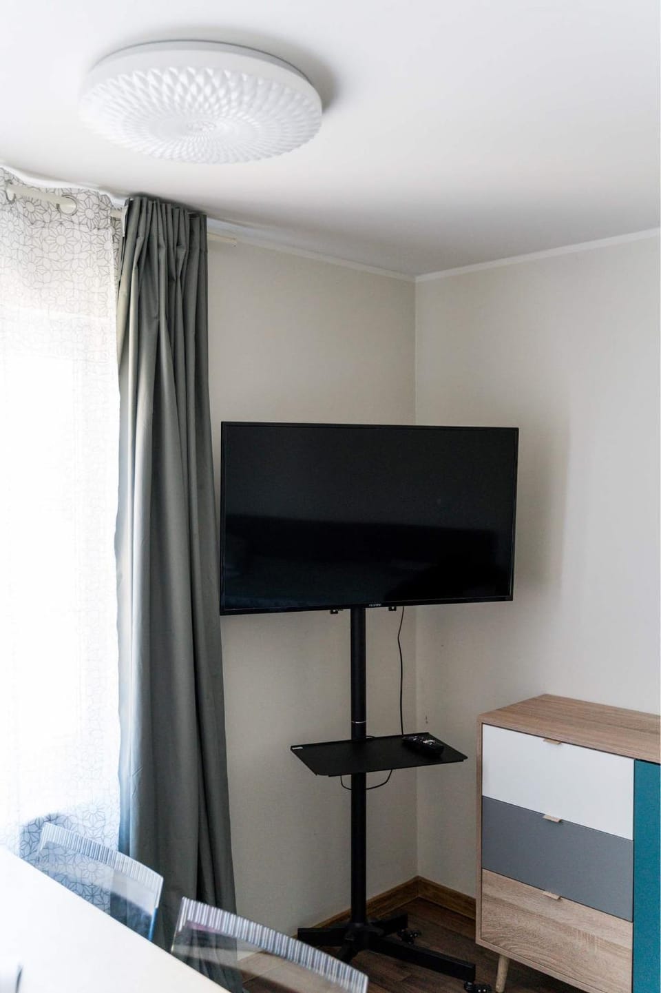 Library, TV and multimedia, Business facilities
