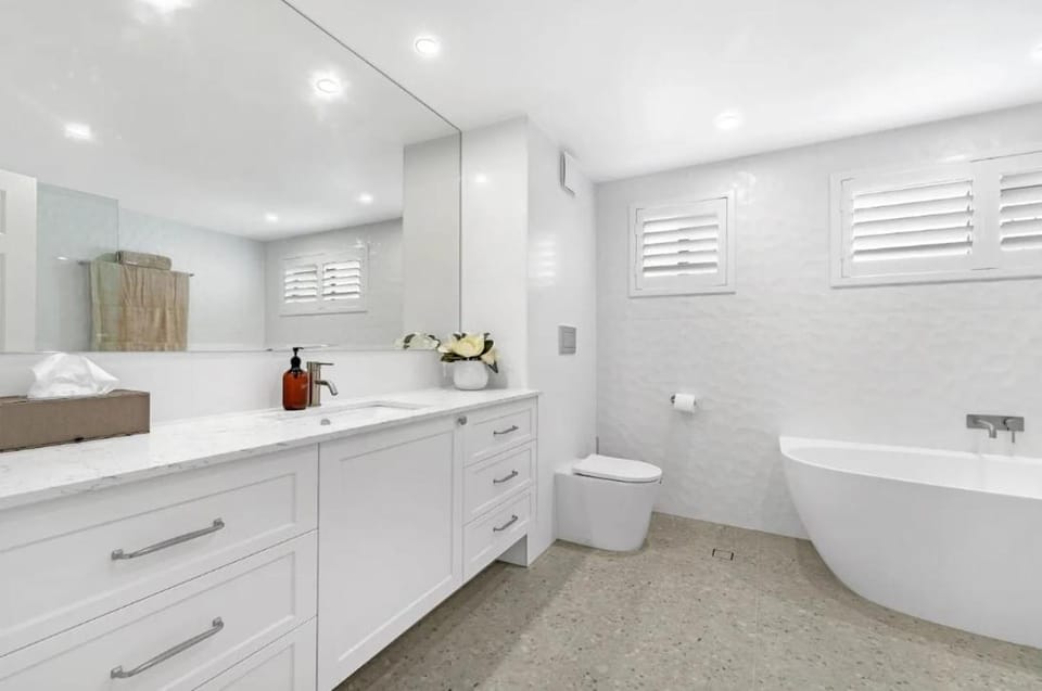 Bathroom, Bath