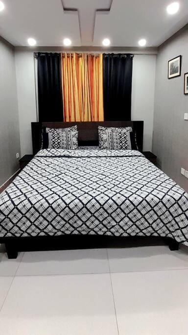 Bahria Town Lahore - NEXT INN Condo available at Best Price 402 Apartment in Lahore