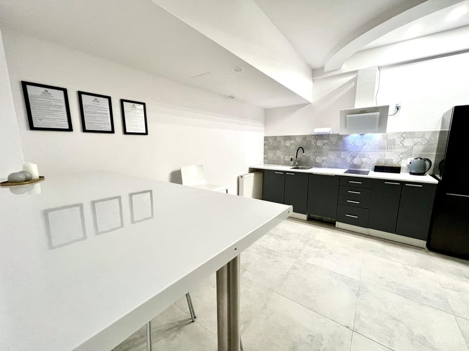 Kitchen or kitchenette, kitchen