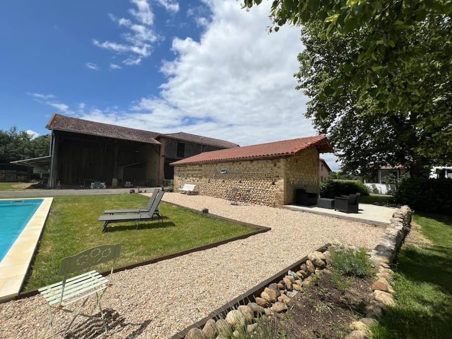 Property building, Garden, Garden view, Swimming pool