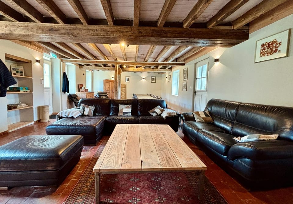 Domaine Les Petits Augeons House in Gien