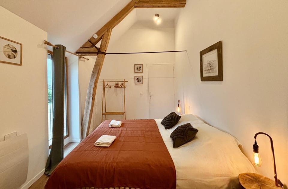 Domaine Les Petits Augeons House in Gien