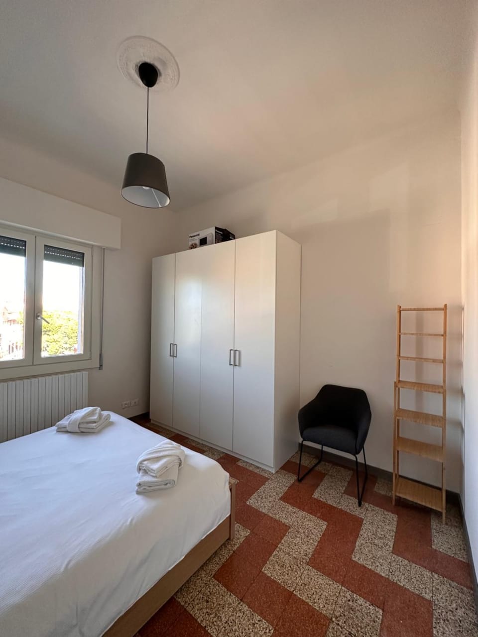 Bed, Photo of the whole room, Bedroom, wardrobe