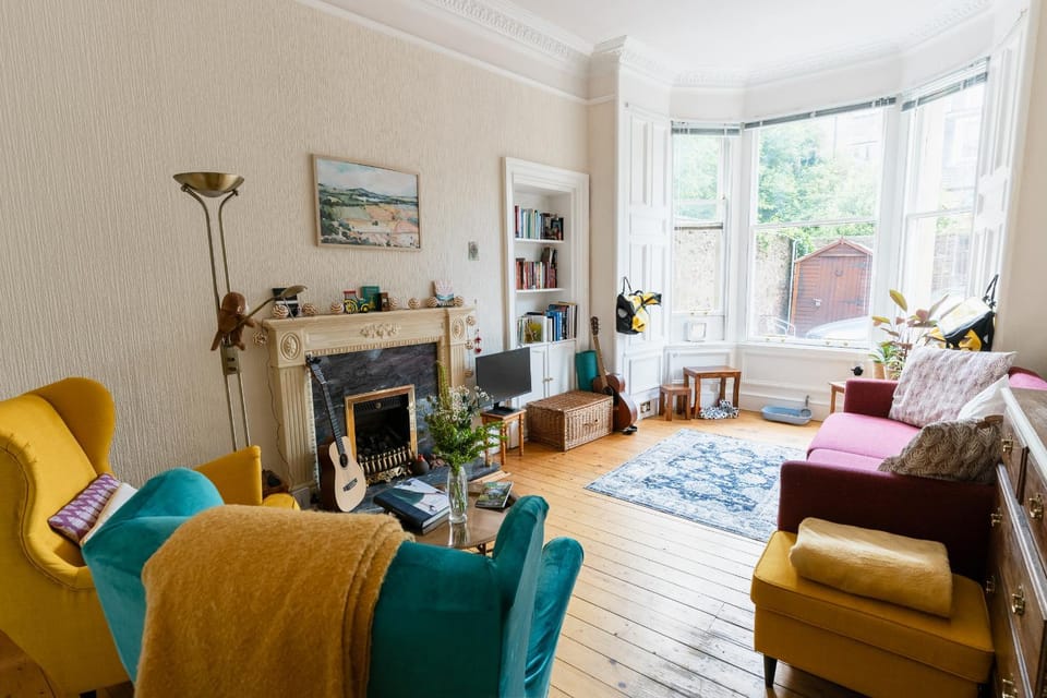 Palm Tree Apartment- Period Home with Cat Apartment in Edinburgh