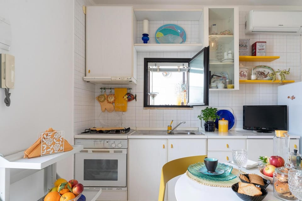 Kitchen or kitchenette, pet friendly
