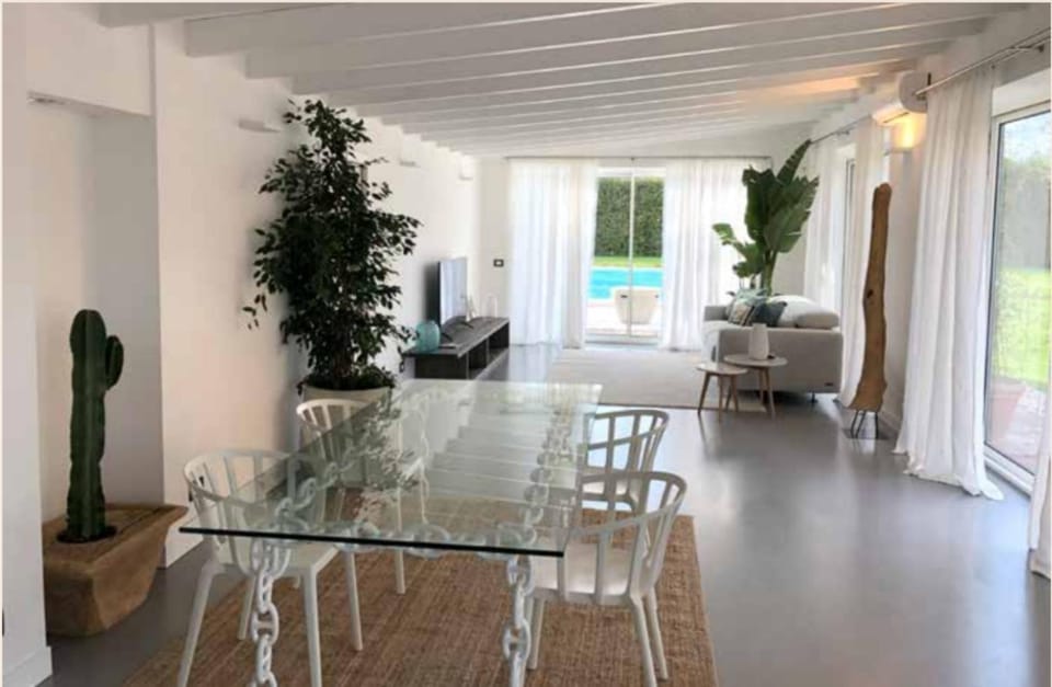 Property building, Living room