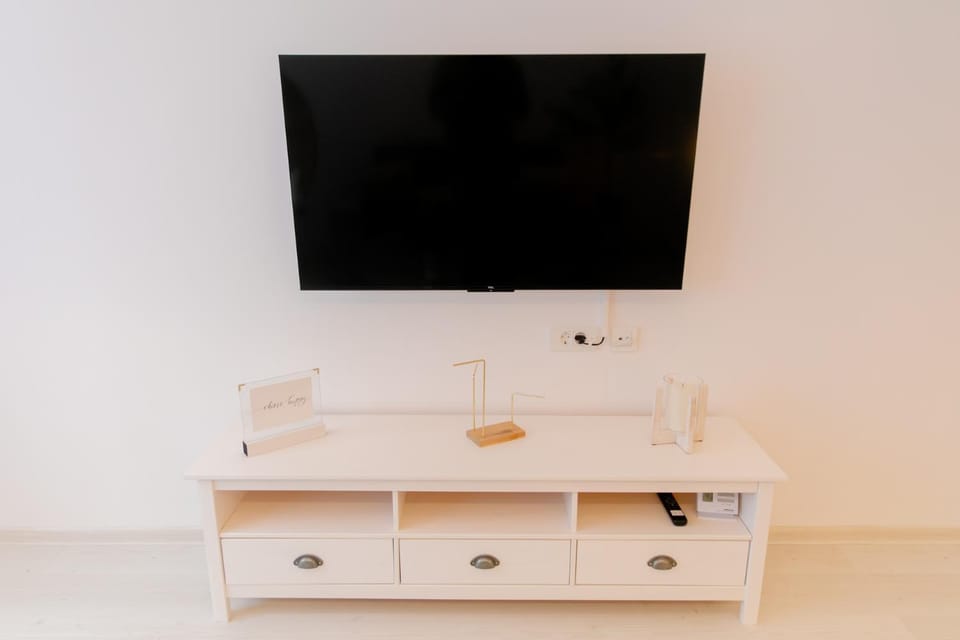TV and multimedia, Evening entertainment