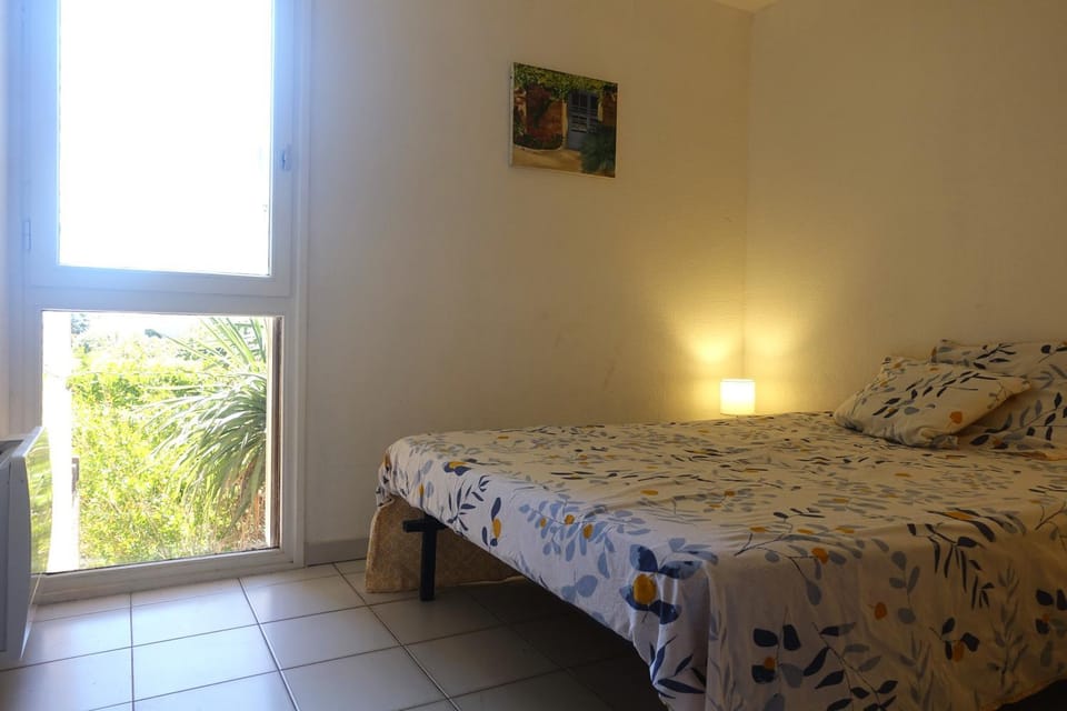 Appartement terrasse , vue sur piscine Montagne !! Incroyable ! Apartment in Argeles-sur-Mer