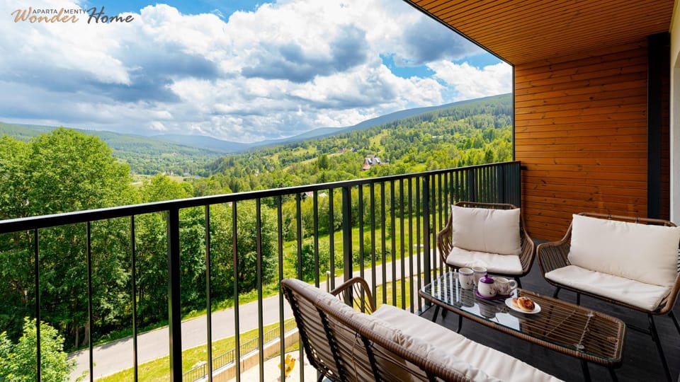 Natural landscape, View (from property/room), Balcony/Terrace, Seating area, Mountain view