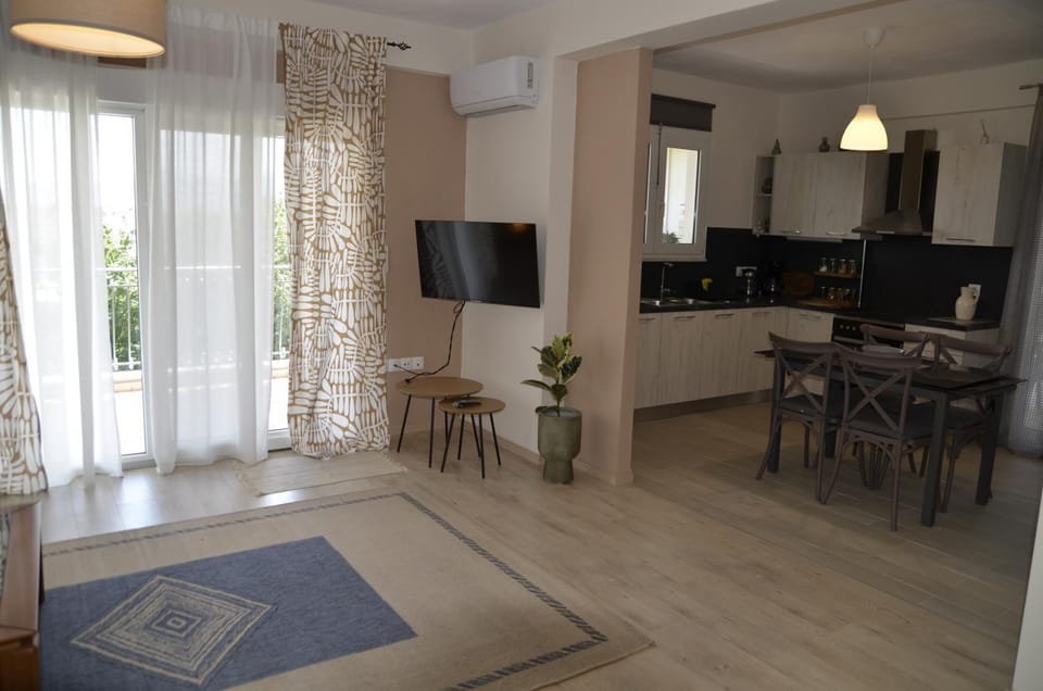 TV and multimedia, Dining area