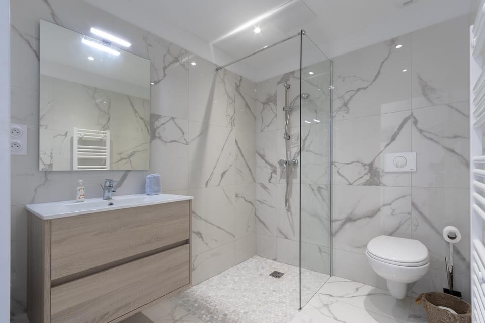 Shower, Bathroom