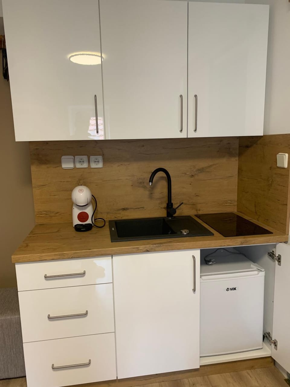 Kitchen or kitchenette, kitchen