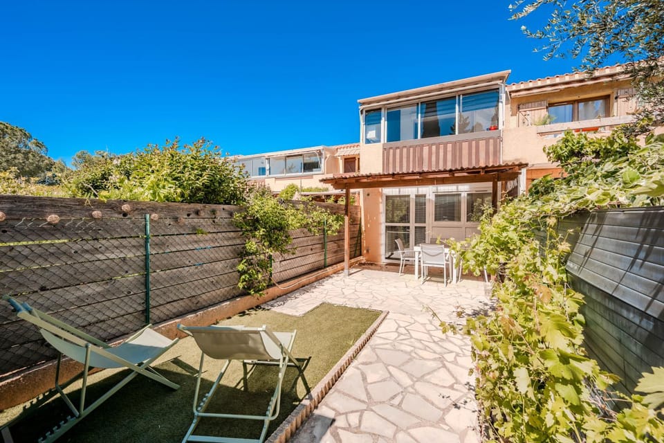 Property building, Patio, Garden, View (from property/room), Garden view