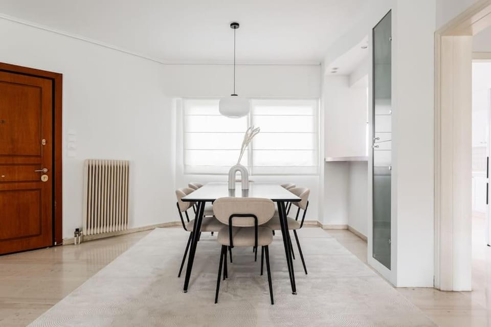 Seating area, Dining area