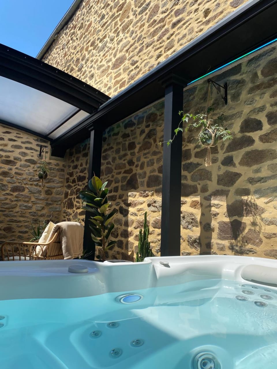 Villa Lily Spa, chambre d’hôtes avec spa privatif Bed and Breakfast in Brittany