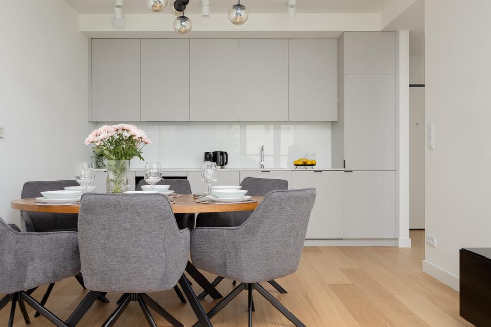 Coffee/tea facilities, Kitchen or kitchenette, Living room, Seating area, Dining area
