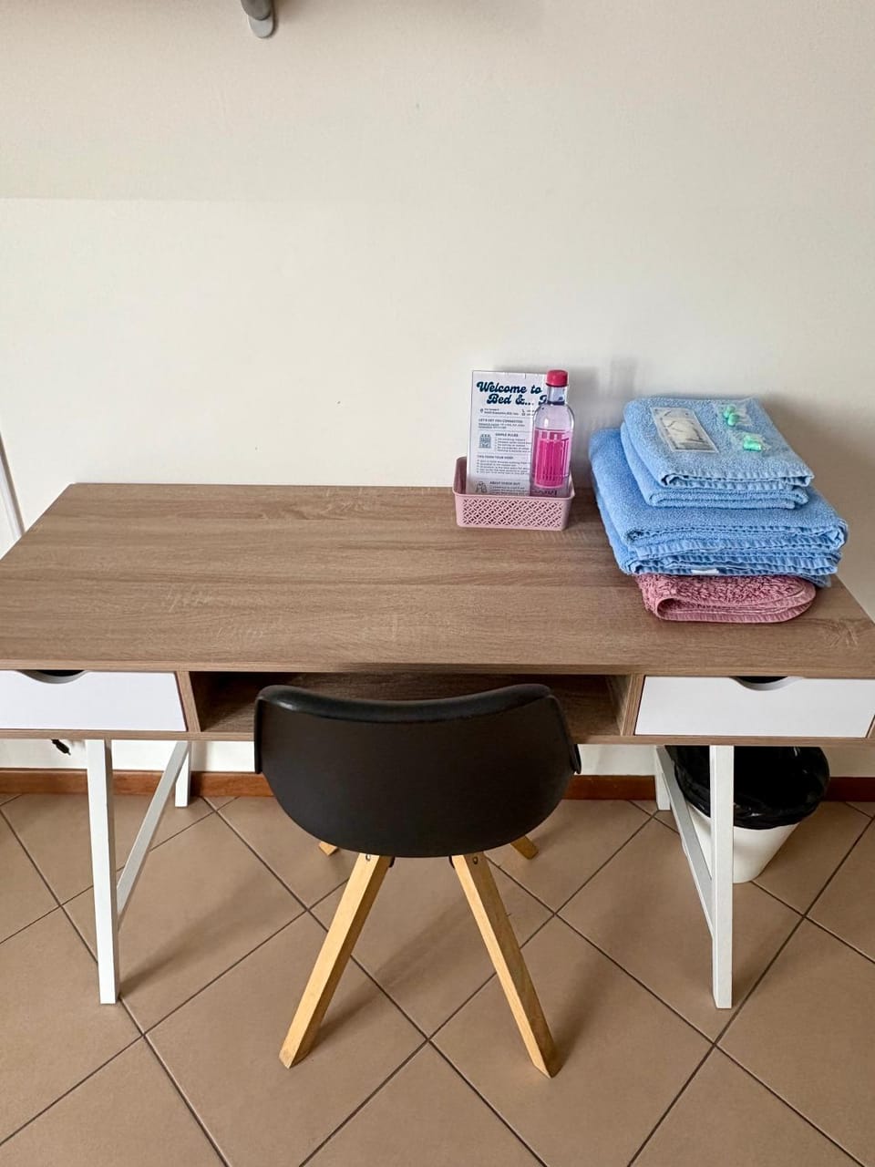 Seating area, towels