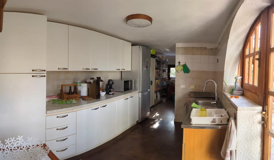 Coffee/tea facilities, Kitchen or kitchenette, minibar, pet friendly, stove