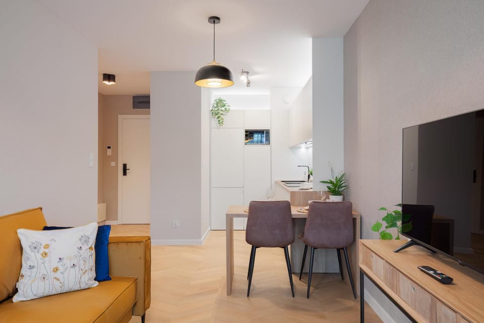 TV and multimedia, Kitchen or kitchenette, Living room, Seating area