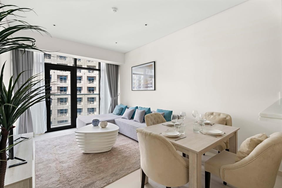 2BR Palm Jumeirah with pool on roof amazing view Apartment in Dubai