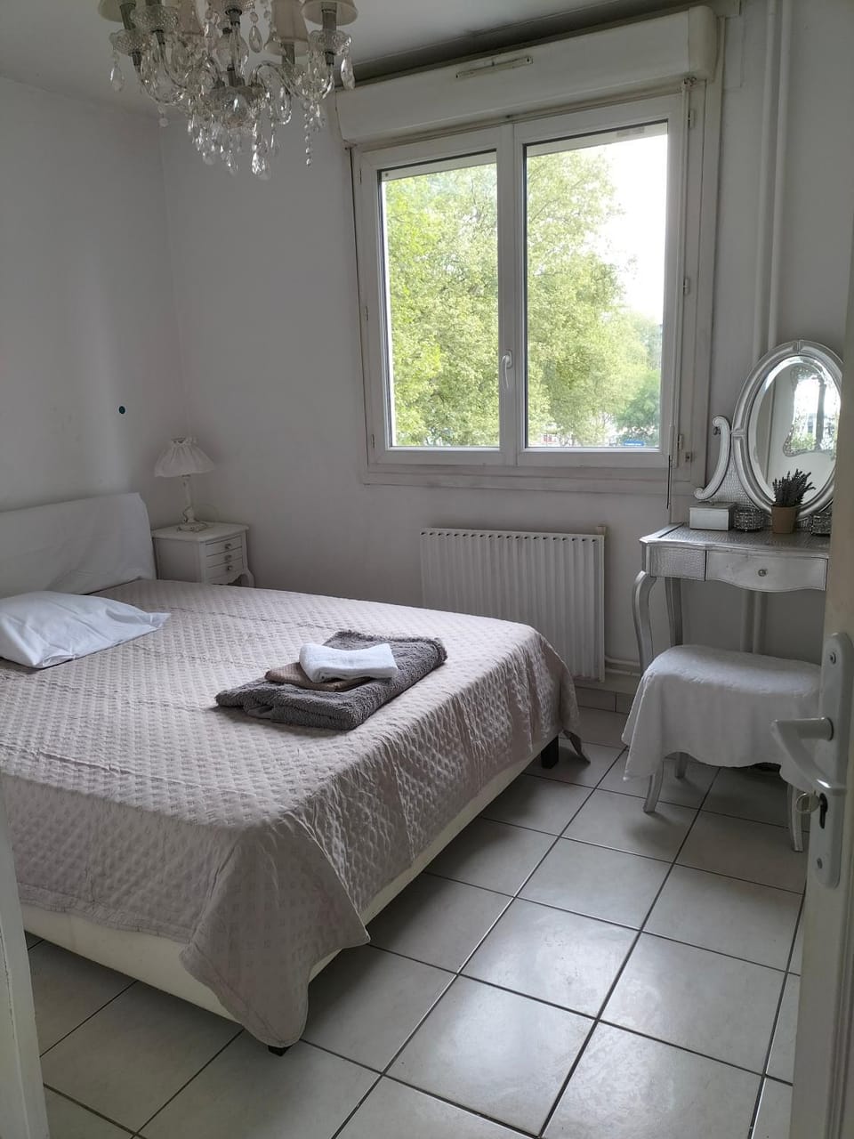 Chambre etoile Vacation rental in Villeurbanne