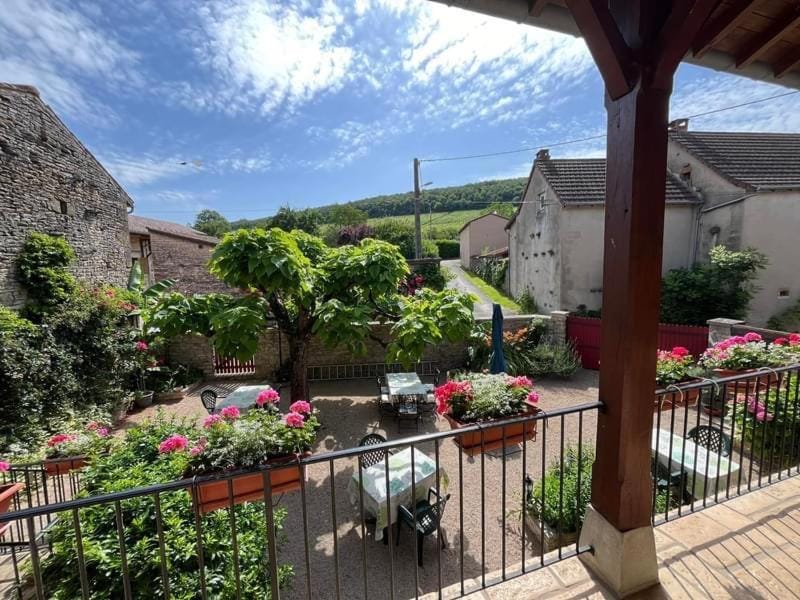 Balcony/Terrace, Inner courtyard view