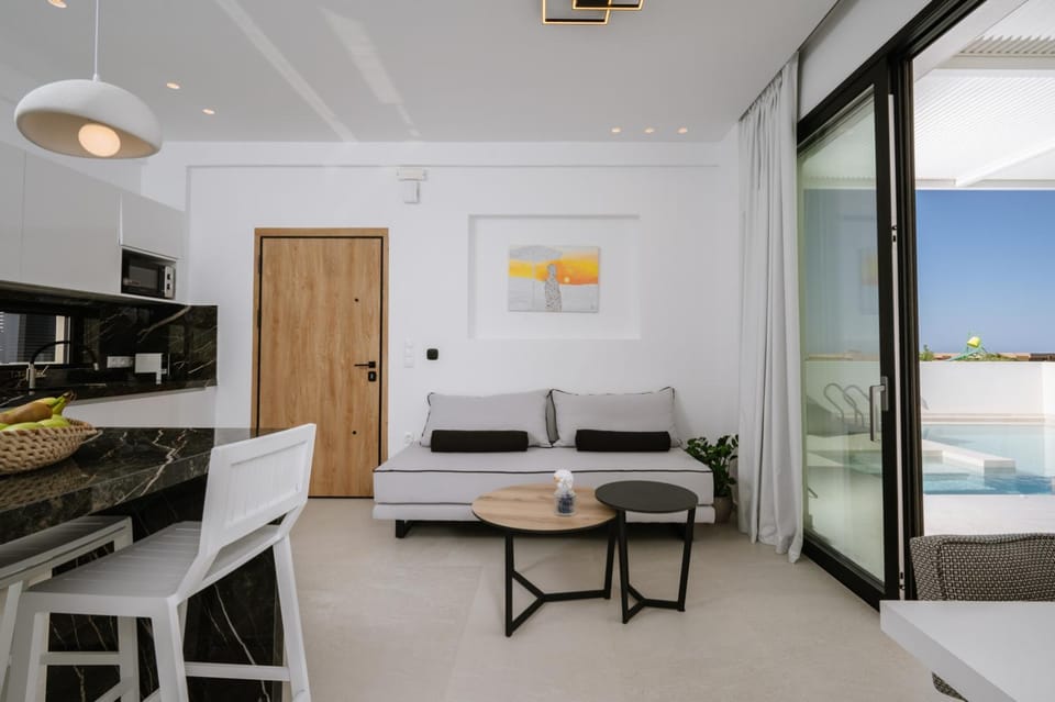 Patio, Kitchen or kitchenette, Living room, Seating area, Dining area, Swimming pool