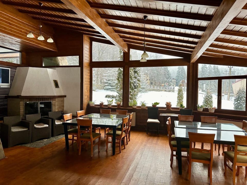 Pensiunea Rasnoava Bed and Breakfast in Prahova, Romania