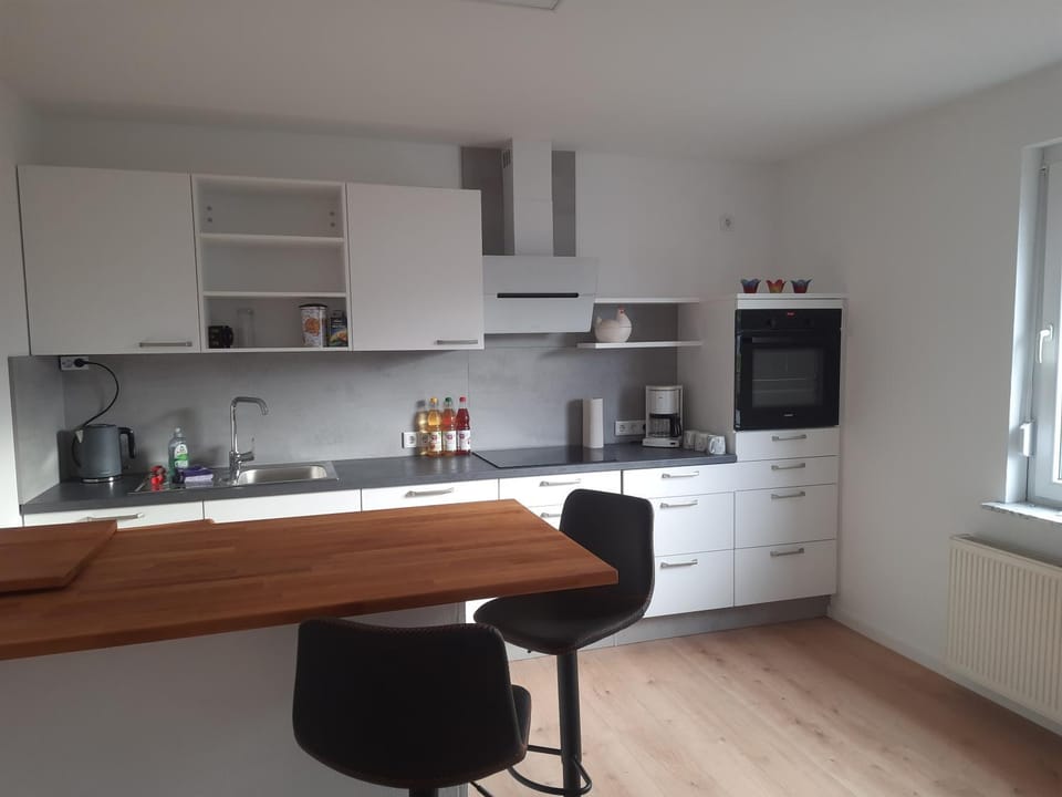 Coffee/tea facilities, pet friendly, stove