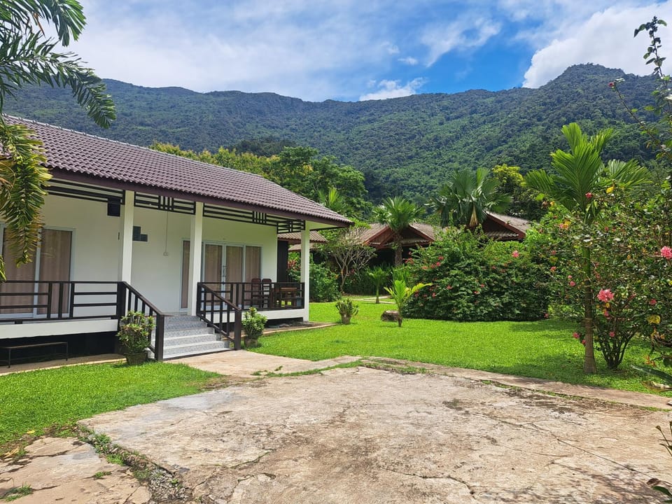 Lattanavongsa guesthouse and Bungalows Bed and Breakfast in Luang Prabang Province, Laos