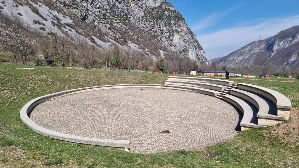 Nearby landmark, Mountain view