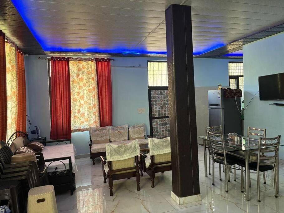 BnBBuddy Mountain View Manor Sainj Valley Villa in Himachal Pradesh