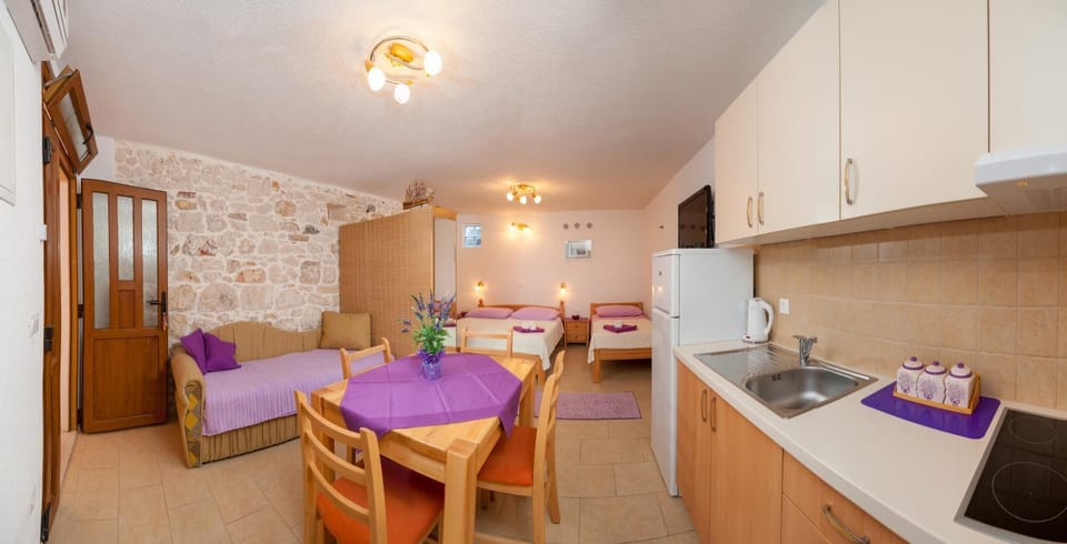 Kitchen or kitchenette, Living room, Dining area