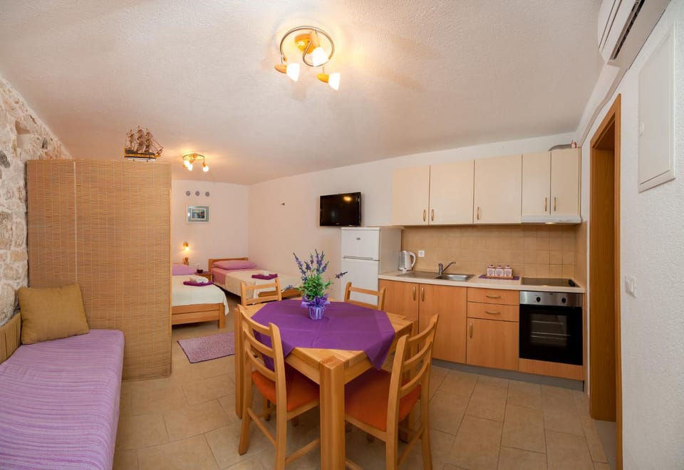 Kitchen or kitchenette, Living room, Dining area